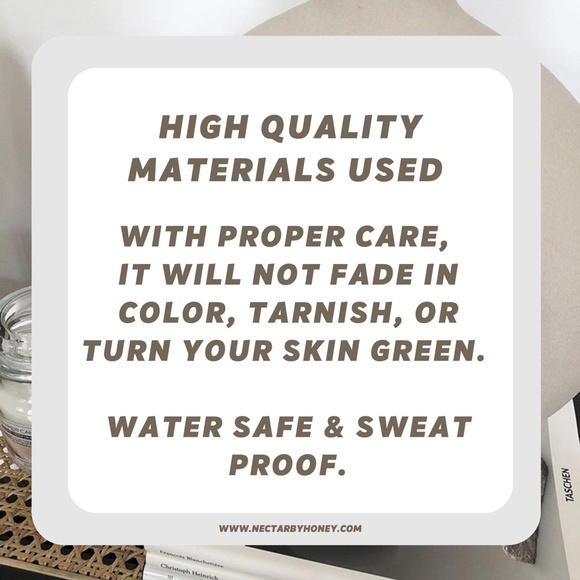 Waterproof Tulip Signet Ring - Picture 5 of 5